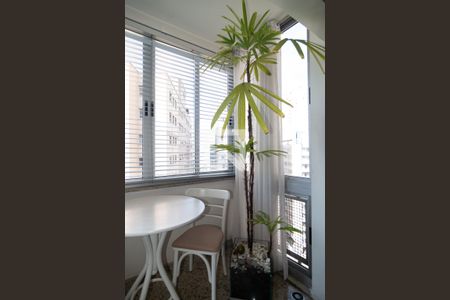 Sala de apartamento à venda com 3 quartos, 100m² em Bela Vista, São Paulo