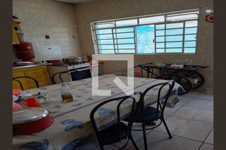 Casa à venda com 3 quartos, 339m² em Vila Esperança, São Paulo