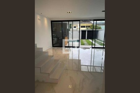 Casa de Condomínio à venda com 3 quartos, 370m² em Recreio dos Bandeirantes, Rio de Janeiro
