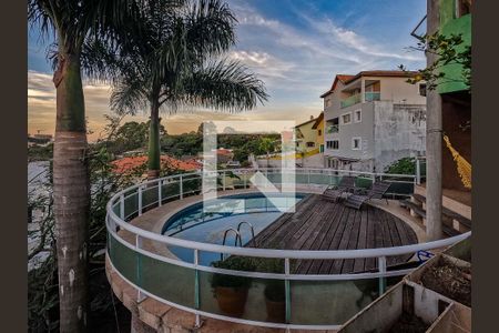 Casa à venda com 4 quartos, 346m² em São Domingos, São Paulo