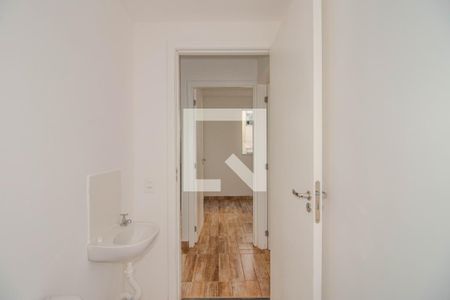 Banheiro de apartamento para alugar com 2 quartos, 40m² em Rubem Berta, Porto Alegre