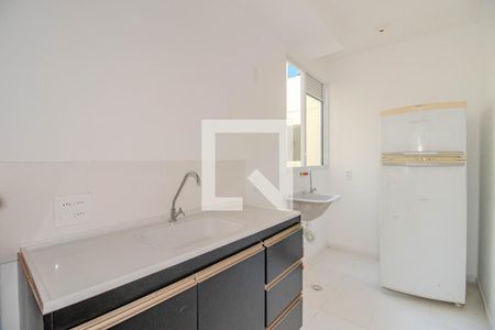 Cozinha e Área de Serviço de apartamento para alugar com 2 quartos, 40m² em Rubem Berta, Porto Alegre