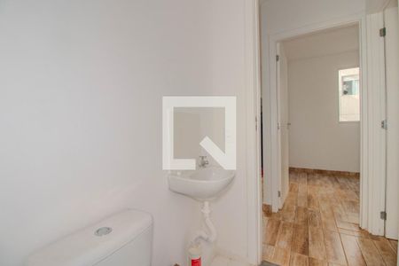 Banheiro de apartamento para alugar com 2 quartos, 40m² em Rubem Berta, Porto Alegre