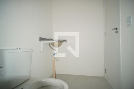 Banheiro Social de apartamento à venda com 2 quartos, 46m² em Morro Santana, Porto Alegre