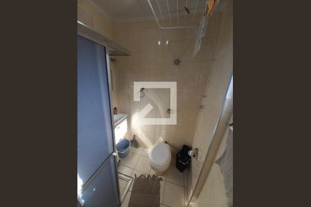 Banheiro de apartamento para alugar com 1 quarto, 23m² em Centro, São Vicente