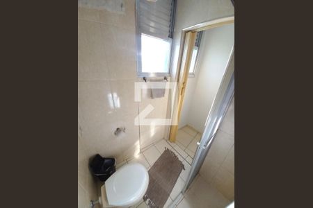 Banheiro de apartamento para alugar com 1 quarto, 23m² em Centro, São Vicente