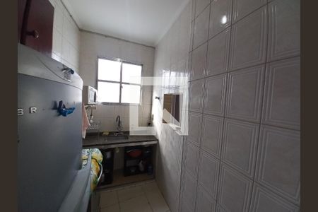 Cozinha de apartamento para alugar com 1 quarto, 23m² em Centro, São Vicente