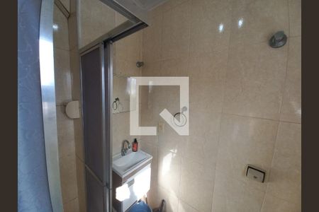 Banheiro de apartamento para alugar com 1 quarto, 23m² em Centro, São Vicente