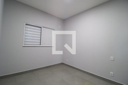 Quarto 1 de apartamento para alugar com 2 quartos, 59m² em Martins, Uberlândia