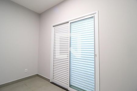 Quarto 2 de apartamento para alugar com 2 quartos, 59m² em Martins, Uberlândia