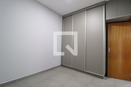 Quarto 1 de apartamento para alugar com 2 quartos, 59m² em Martins, Uberlândia