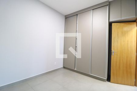Quarto 1 de apartamento para alugar com 2 quartos, 81m² em Martins, Uberlândia