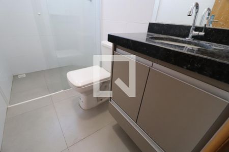 Banheiro Social de apartamento para alugar com 2 quartos, 81m² em Martins, Uberlândia