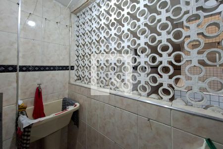 Área de Serviço de apartamento para alugar com 2 quartos, 63m² em Vila Tupi, Praia Grande