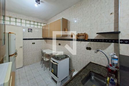 Cozinha de apartamento para alugar com 2 quartos, 63m² em Vila Tupi, Praia Grande