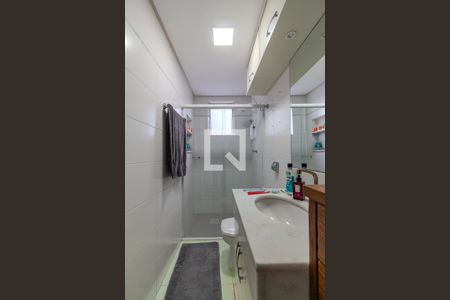 Banheiro de apartamento à venda com 1 quarto, 50m² em Menino Deus, Porto Alegre