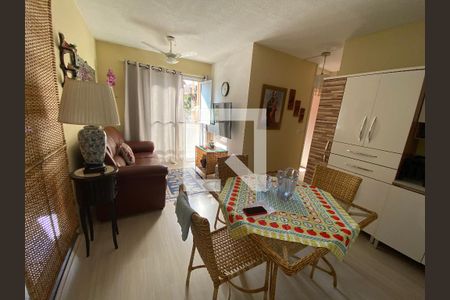 Sala de apartamento para alugar com 2 quartos, 48m² em Taquara, Rio de Janeiro