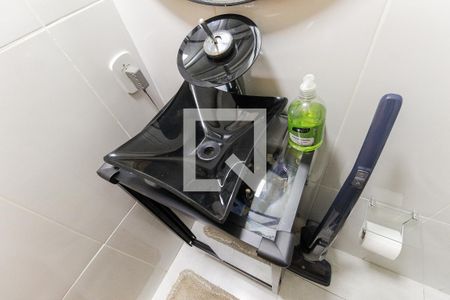 Lavabo de casa de condomínio à venda com 2 quartos, 72m² em Vila Carmosina, São Paulo