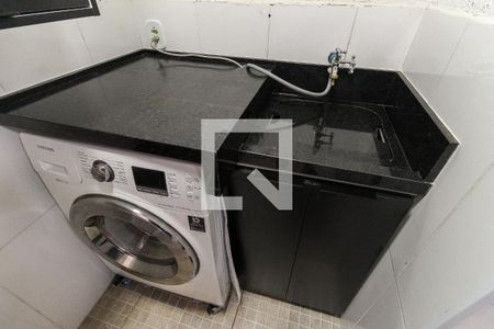 Área de Serviço de casa de condomínio à venda com 2 quartos, 72m² em Vila Carmosina, São Paulo