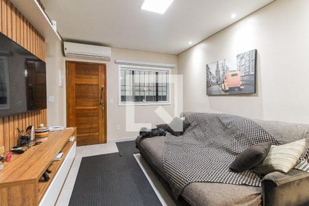 Sala de casa de condomínio à venda com 2 quartos, 72m² em Vila Carmosina, São Paulo