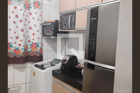 Cozinha de apartamento à venda com 2 quartos, 52m² em Europa, Contagem