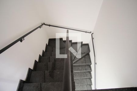 Escada de casa à venda com 3 quartos, 134m² em Vila Araguaia, São Paulo