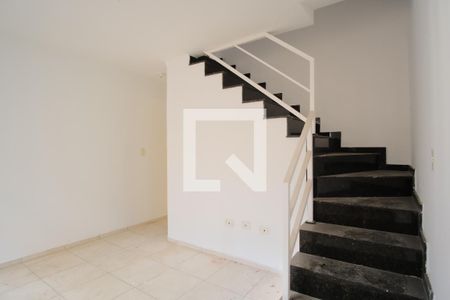 Sala de casa de condomínio à venda com 2 quartos, 58m² em Vila Uniao (zona Leste), São Paulo