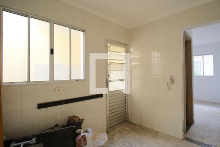 Cozinha de casa de condomínio à venda com 2 quartos, 58m² em Vila Uniao (zona Leste), São Paulo