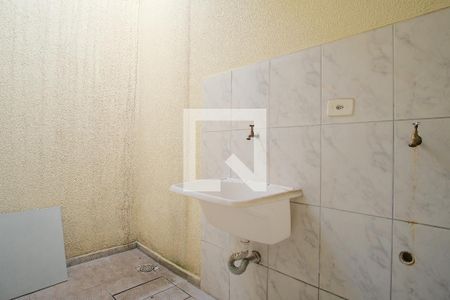 Área de Serviço de casa de condomínio à venda com 2 quartos, 58m² em Vila Uniao (zona Leste), São Paulo