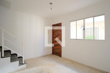 Sala de casa de condomínio à venda com 2 quartos, 58m² em Vila Uniao (zona Leste), São Paulo