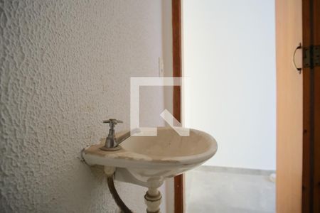 Lavabo de casa de condomínio à venda com 2 quartos, 58m² em Vila Uniao (zona Leste), São Paulo
