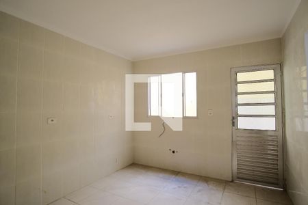 Cozinha de casa de condomínio à venda com 2 quartos, 70m² em Vila Uniao (zona Leste), São Paulo