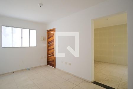 Sala de casa de condomínio à venda com 2 quartos, 70m² em Vila Uniao (zona Leste), São Paulo