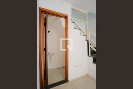 Lavabo de casa de condomínio à venda com 2 quartos, 70m² em Vila Uniao (zona Leste), São Paulo