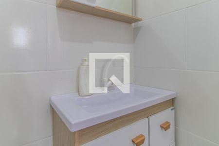 Banheiro de apartamento para alugar com 1 quarto, 43m² em Farroupilha, Porto Alegre