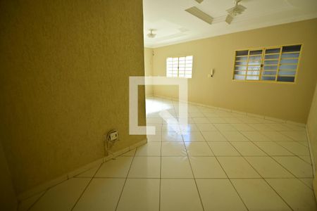 Sala de casa para alugar com 3 quartos, 285m² em Jardim Leblon, Goiânia