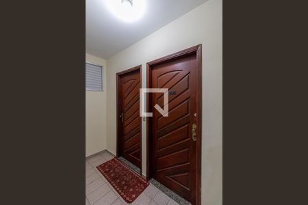 Entrada  de apartamento à venda com 2 quartos, 69m² em Penha de França, São Paulo