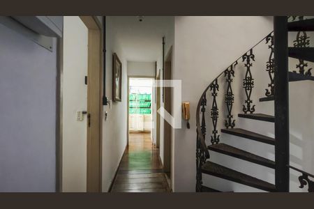 Hall social de casa à venda com 5 quartos, 285m² em Tijuca, Rio de Janeiro