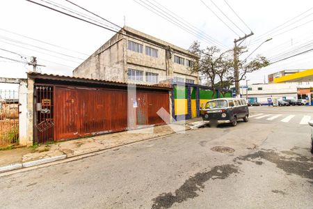 Fachada + Plaquinha de casa à venda com 3 quartos, 264m² em Vila Vessoni, São Paulo