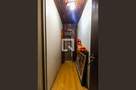 Corredor de casa à venda com 3 quartos, 264m² em Vila Vessoni, São Paulo