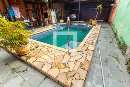 Piscina de casa à venda com 3 quartos, 264m² em Vila Vessoni, São Paulo