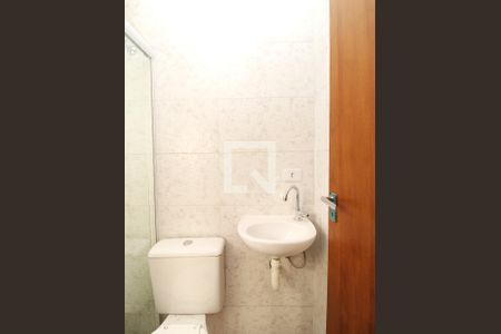 Banheiro de kitnet/studio para alugar com 1 quarto, 24m² em Vila Dom Pedro Ii, São Paulo