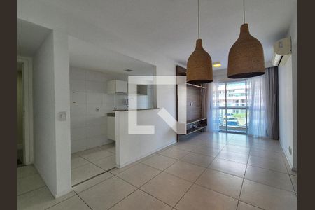Sala de apartamento para alugar com 2 quartos, 75m² em Recreio dos Bandeirantes, Rio de Janeiro