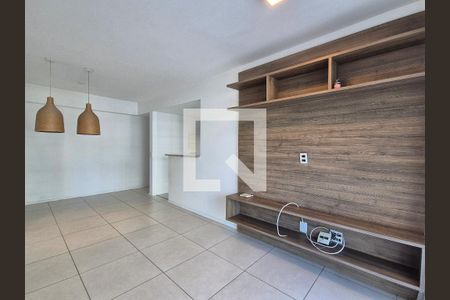 Sala de apartamento para alugar com 2 quartos, 75m² em Recreio dos Bandeirantes, Rio de Janeiro