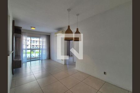 Sala de apartamento para alugar com 2 quartos, 75m² em Recreio dos Bandeirantes, Rio de Janeiro