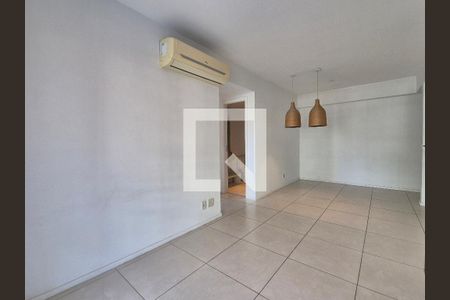 Sala de apartamento para alugar com 2 quartos, 75m² em Recreio dos Bandeirantes, Rio de Janeiro