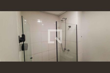 Banheiro de apartamento à venda com 2 quartos, 48m² em Piratininga, Osasco
