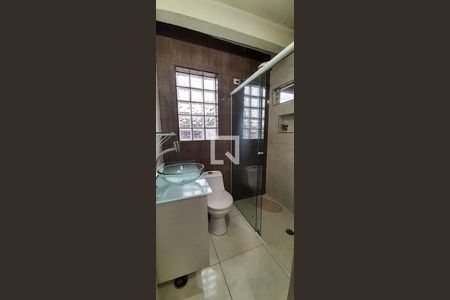 Banheiro da Suíte de casa à venda com 4 quartos, 75m² em Km 18, Osasco