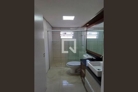 Banheiro de apartamento para alugar com 2 quartos, 60m² em Roçado, São José