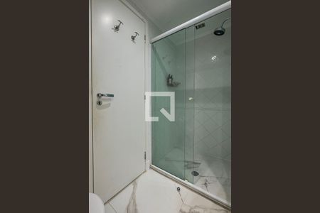 Banheiro de kitnet/studio à venda com 1 quarto, 30m² em Pinheiros, São Paulo